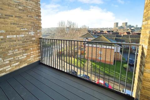 1 bedroom apartment for sale, Pier Way, London