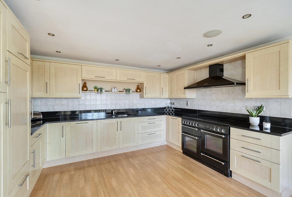 1356113-21-68e38e...