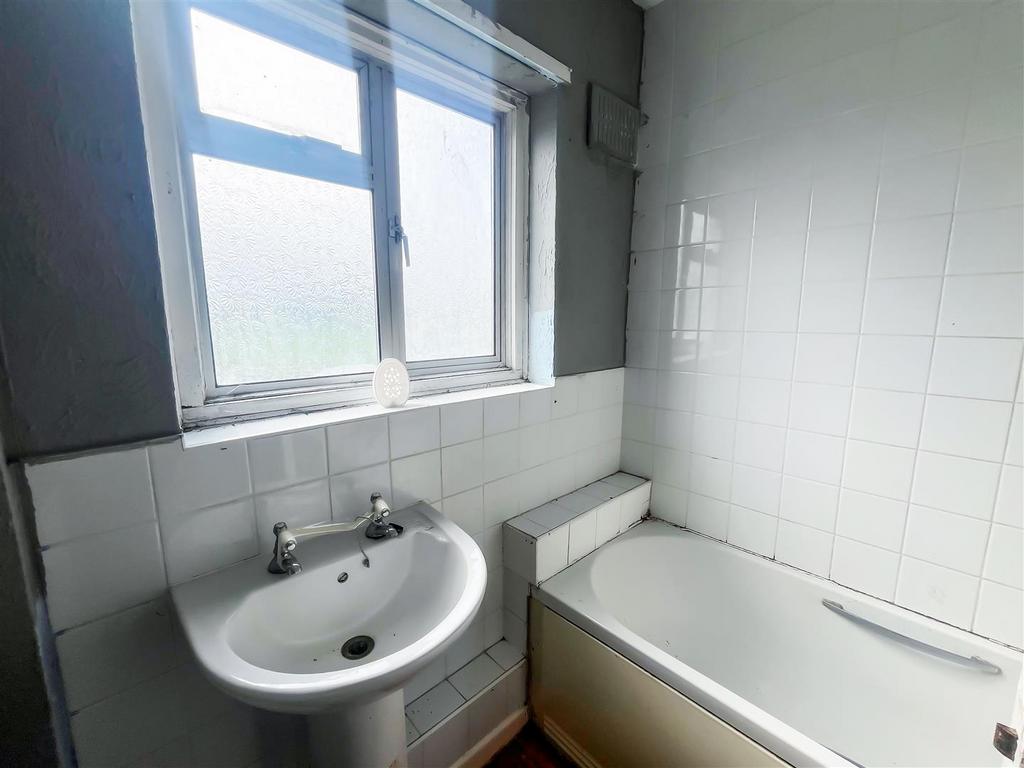32 Gosden Road