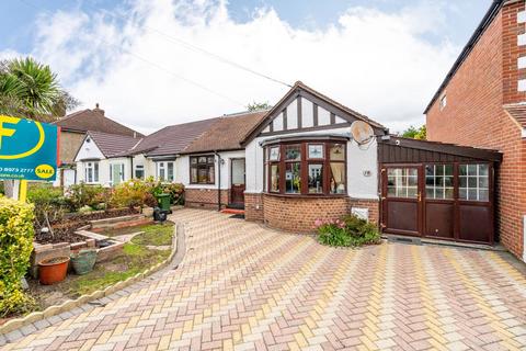 Lyndhurst Avenue, Twickenham, TW2