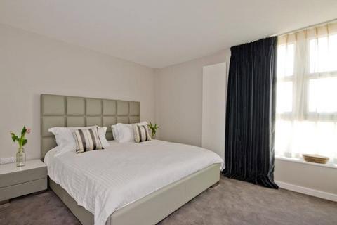 2 bedroom apartment to rent, Upper Richmond Road, Putney, London, SW15