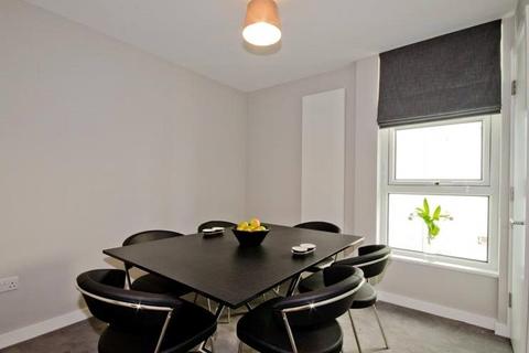 2 bedroom apartment to rent, Upper Richmond Road, Putney, London, SW15