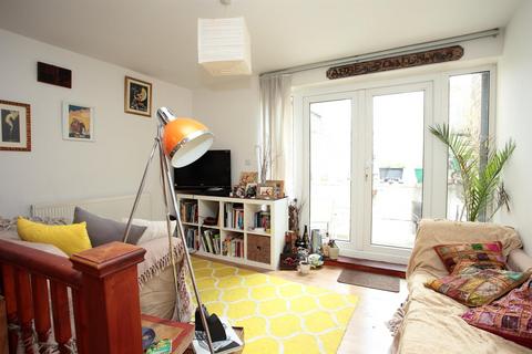 1 bedroom flat to rent, Bethnal Green Road, London