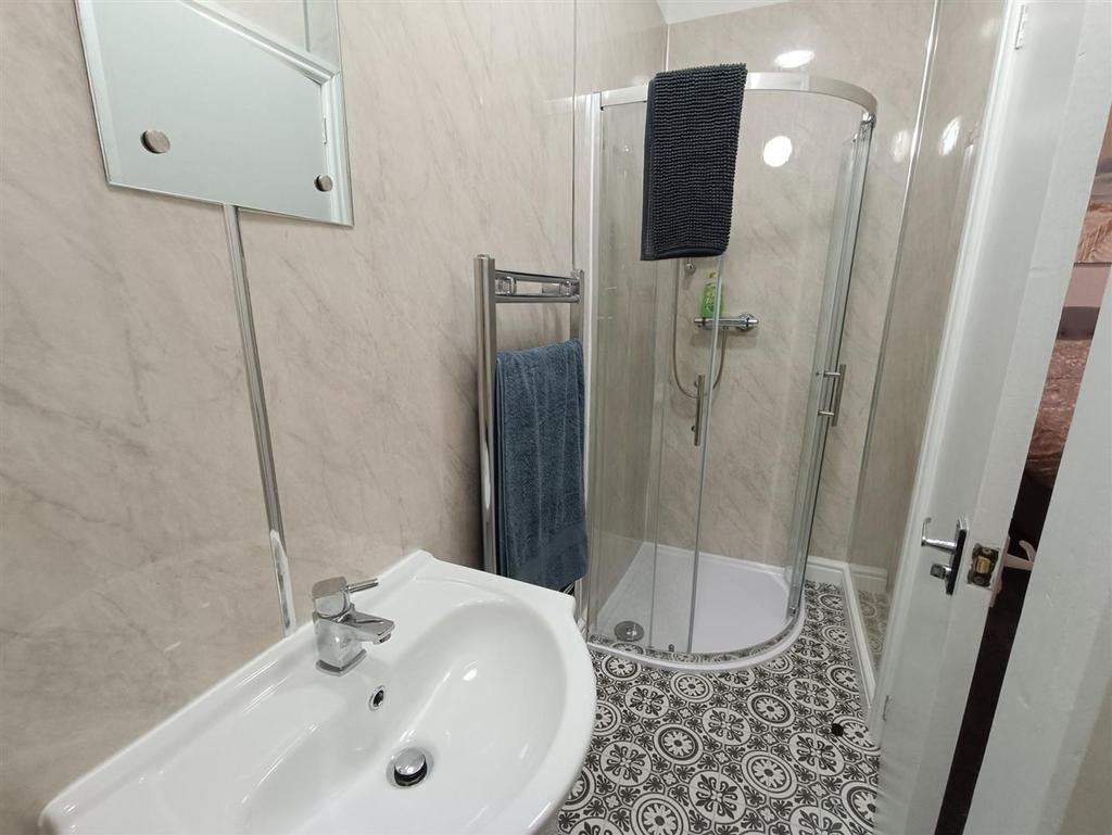 Shower Room.jpg