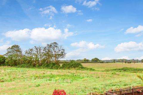 3 bedroom semi-detached house for sale, Hearn Close, Tangmere, Chichester, West Sussex