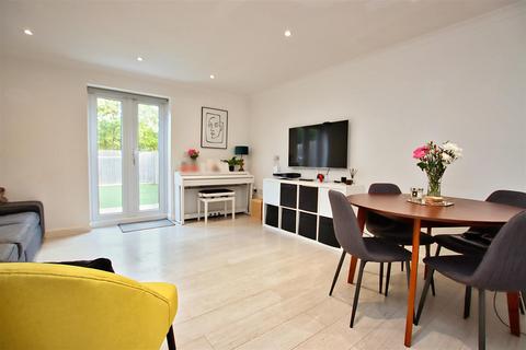 undefined, Shelley Close, Borehamwood