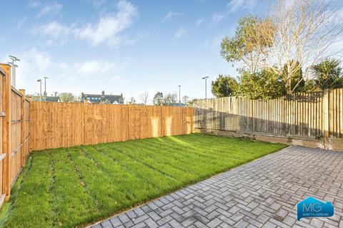5 bedroom semi-detached house to rent, Abbey Road, Enfield, London, EN1