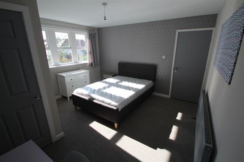 undefined, Cliff Road Gardens, Hyde Park, Leeds, LS6 2EY