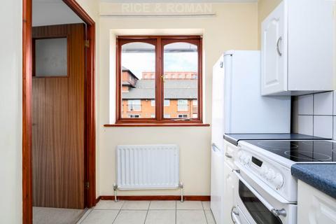 2 bedroom retirement property for sale, Griffiths Road, London SW19