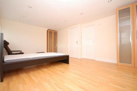 undefined, Holland Walk, Archway