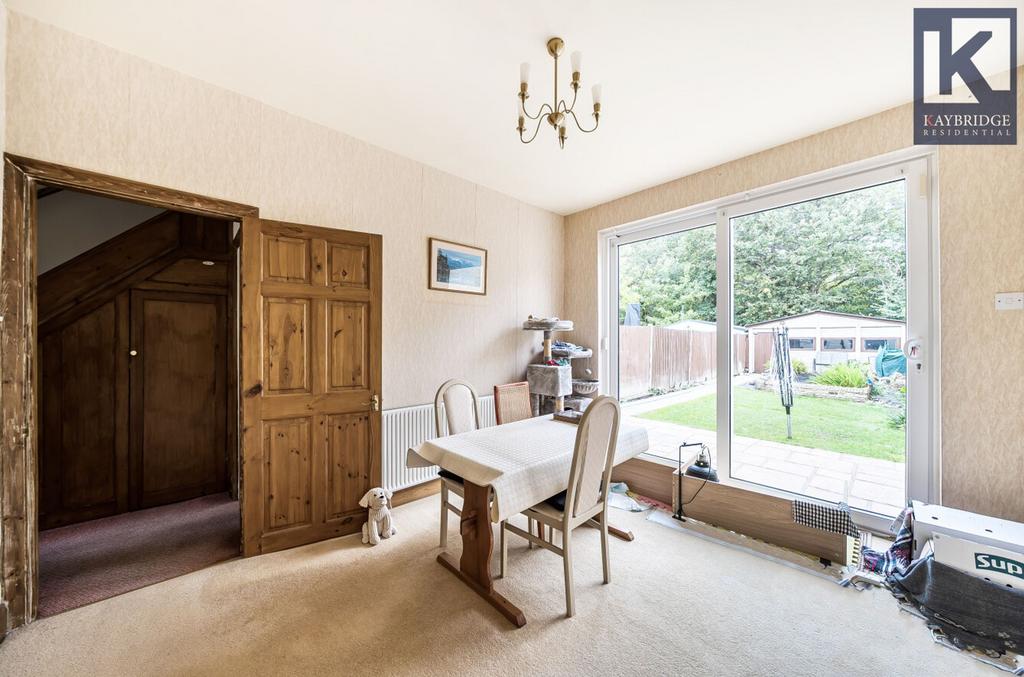 Stoneleigh Avenue KT4 8 YB