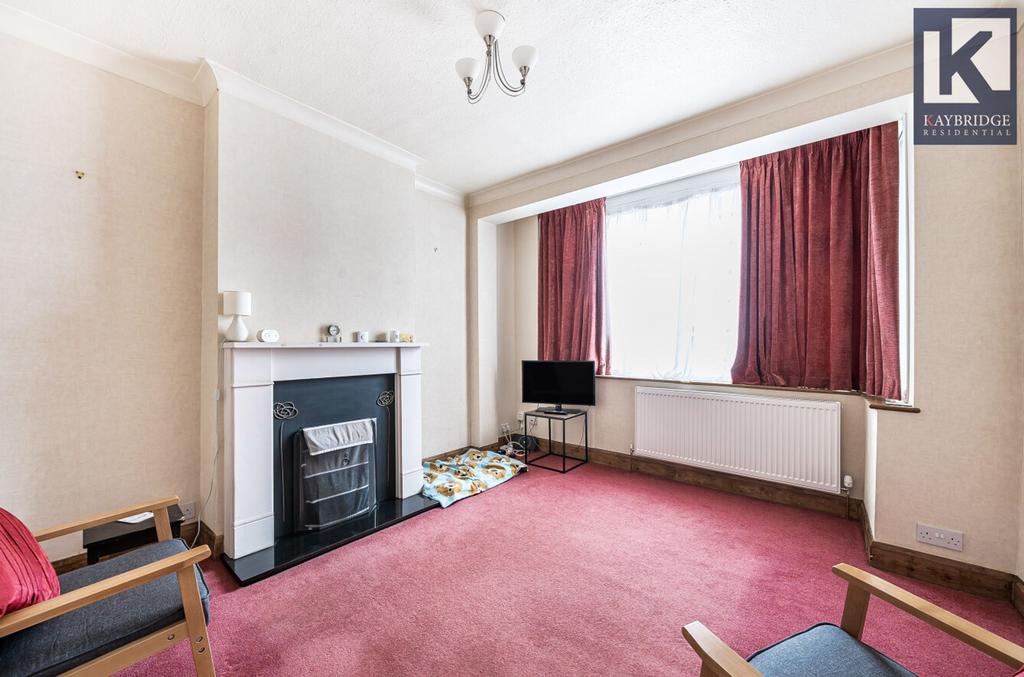 Stoneleigh Avenue KT4 8 YB