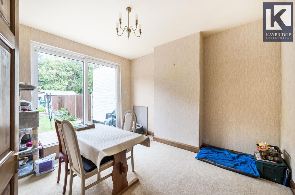 Stoneleigh Avenue KT4 8 YB