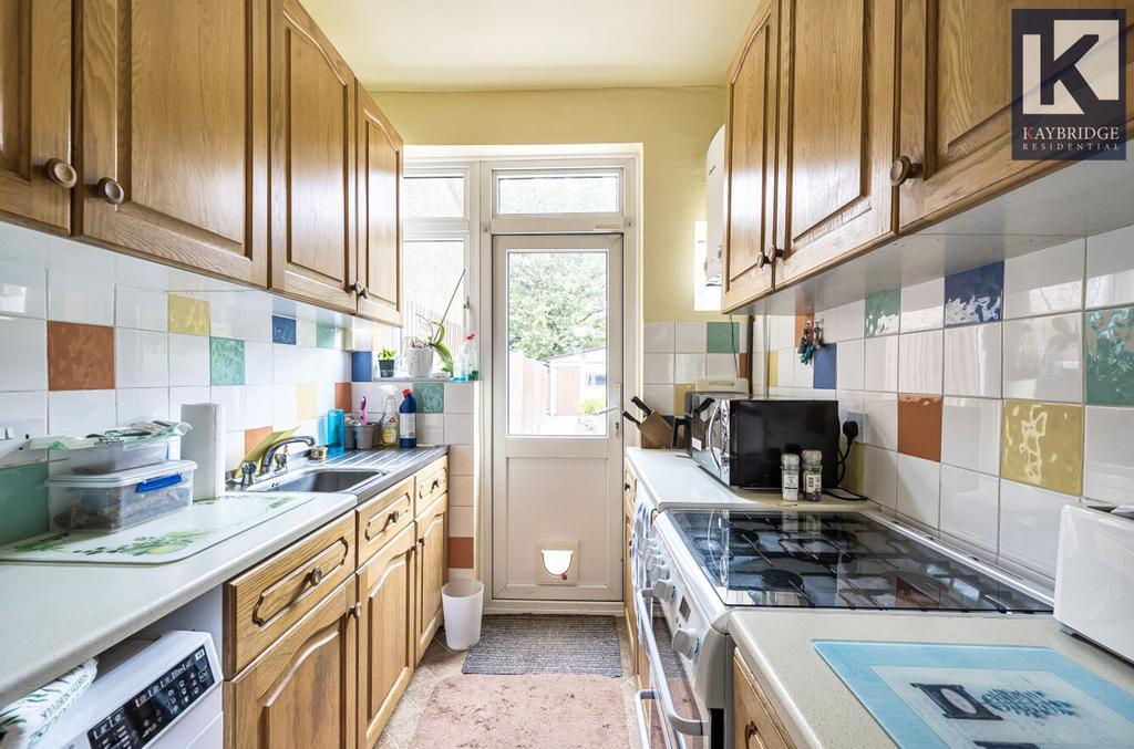 Stoneleigh Avenue KT4 8 YB
