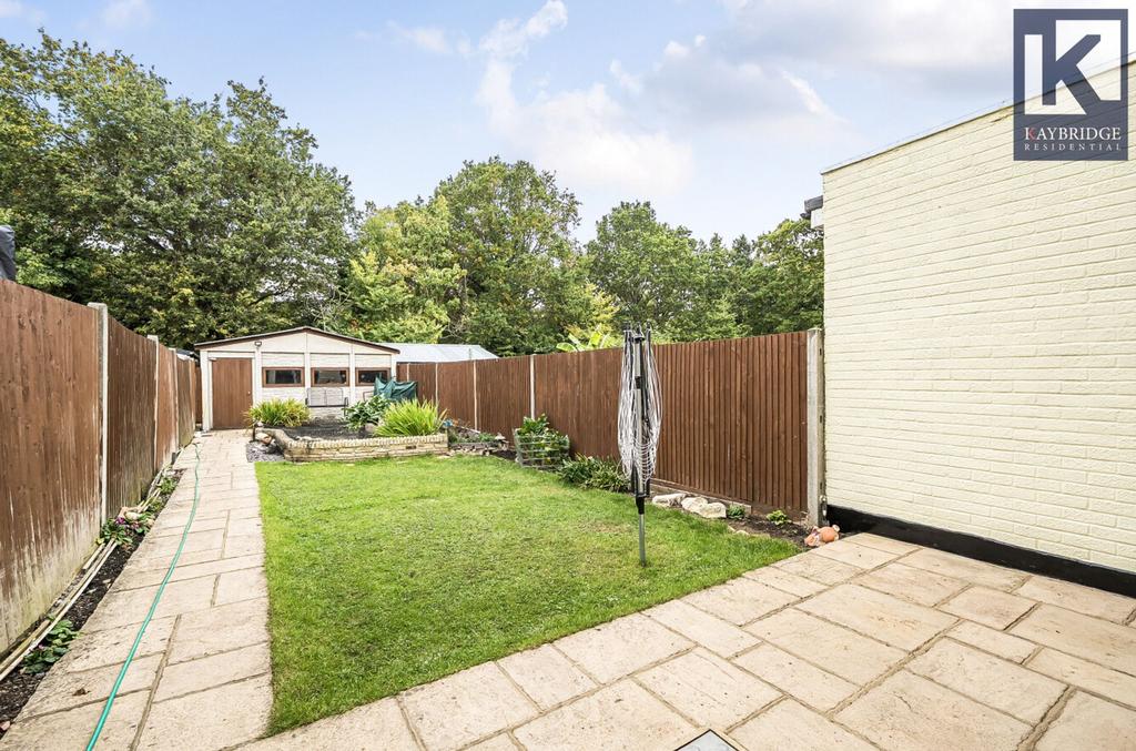 Stoneleigh Avenue KT4 8 YB