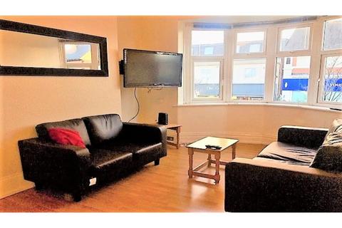 4 bedroom maisonette to rent, Cartington Terrace, Tyne and Wear NE6