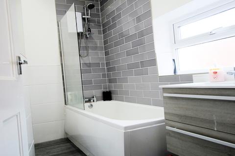 4 bedroom maisonette to rent, Cartington Terrace, Tyne and Wear NE6