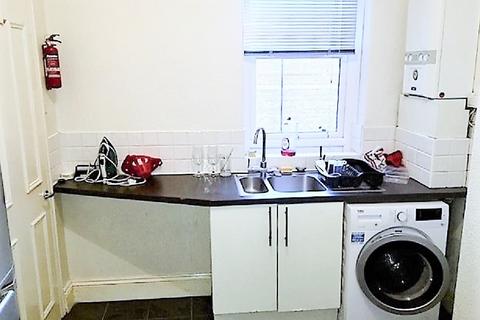 4 bedroom maisonette to rent, Cartington Terrace, Tyne and Wear NE6