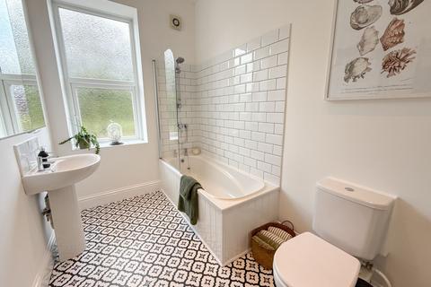3 bedroom flat for sale, Durham Road, Gateshead, NE8