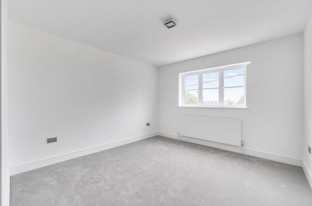 1363822-7-68e6490...