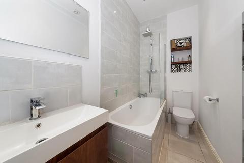 2 bedroom apartment for sale, Deronda Road, Herne Hill, London, SE24
