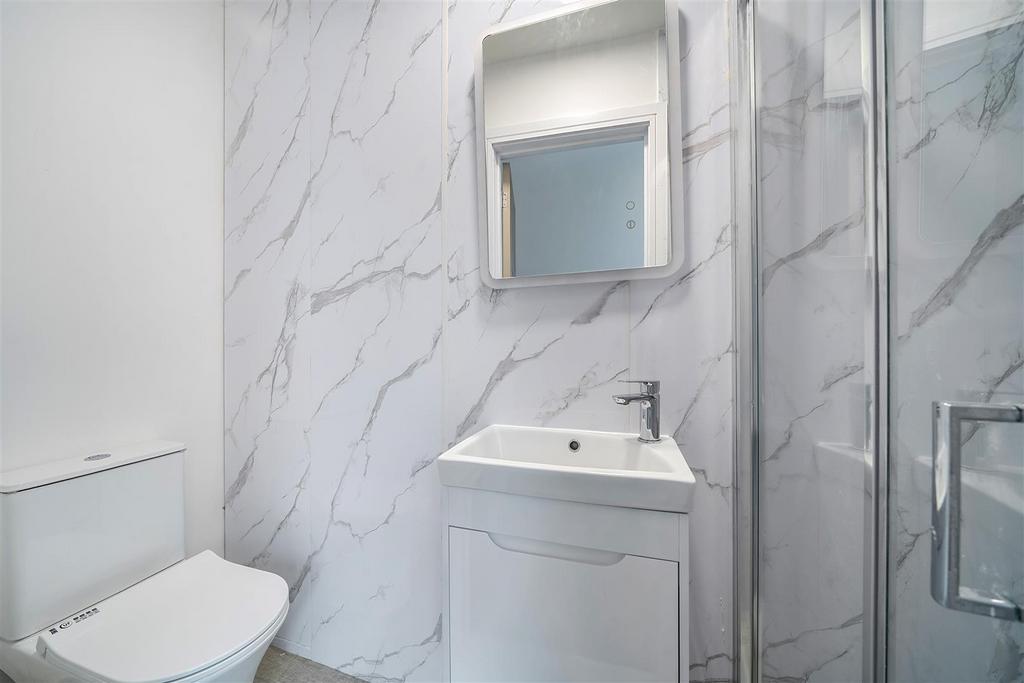 Ensuite 5.jpg