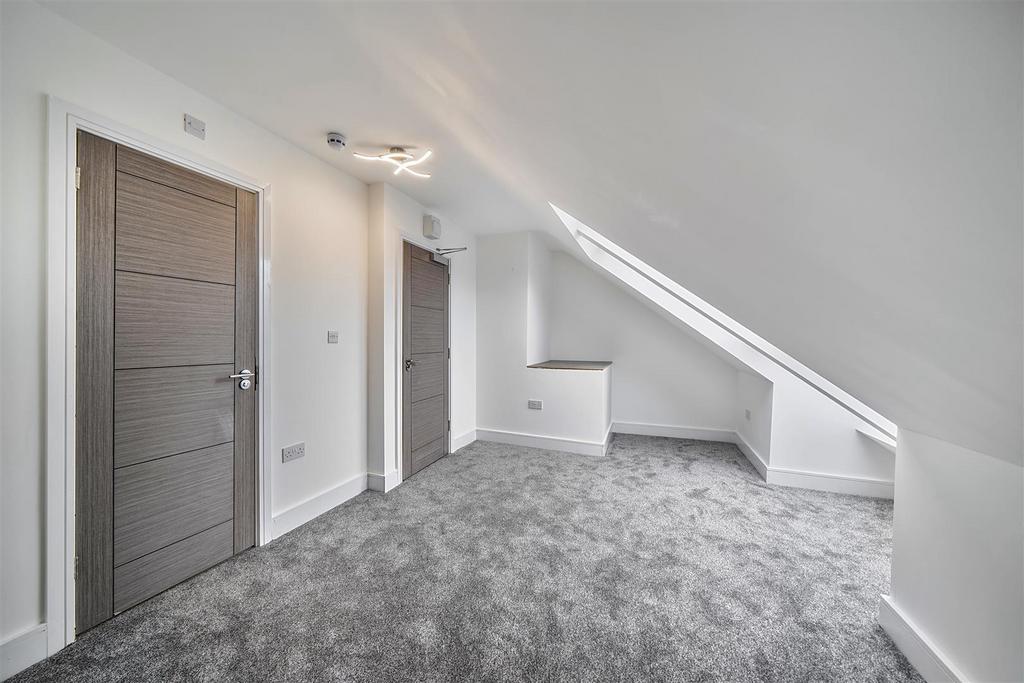 Bedroom 5.jpg