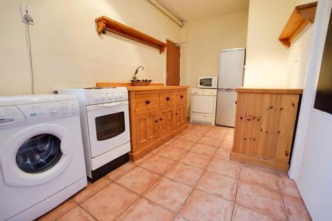 2 bedroom apartment for sale, Stoneygate Court, Leicester, Leicestershire, LE2 2AH