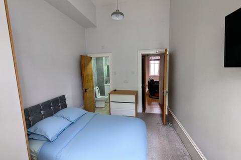 3 bedroom flat to rent, Eslington Road, Tyne and Wear NE2