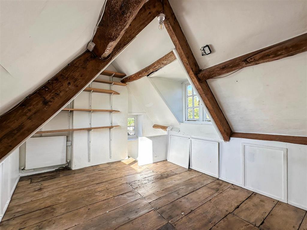 Attic Room.jpg