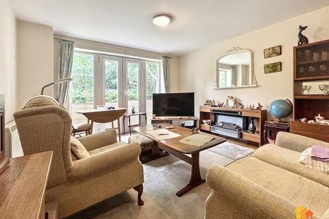 2 bedroom flat for sale, Waterside, Lordsmill Court Waterside, HP5