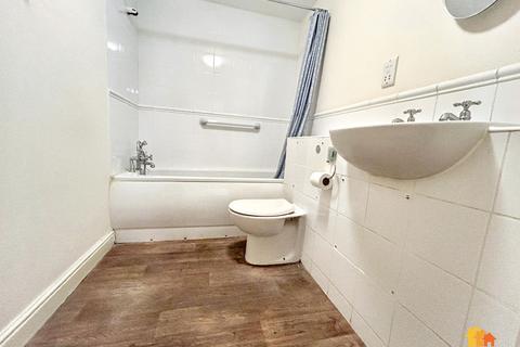 2 bedroom flat for sale, Waterside, Lordsmill Court Waterside, HP5
