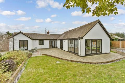 2 bedroom detached bungalow for sale, Wybournes Lane, Rochester ME3