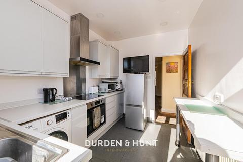 3 bedroom semi-detached house for sale, Ashmour Gardens, Romford, RM1