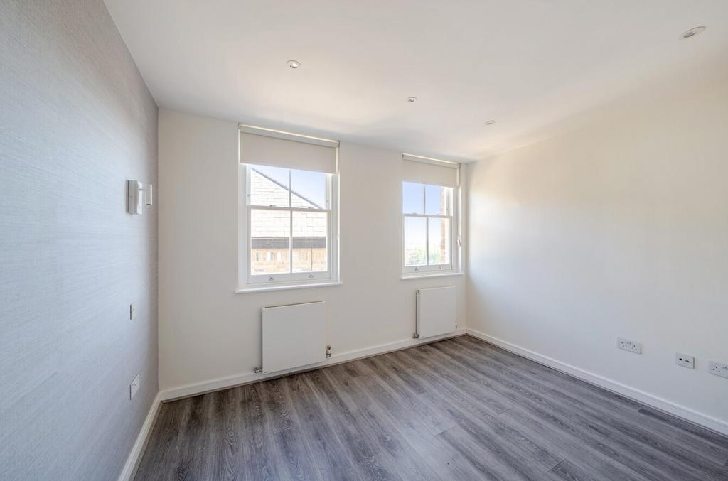 1363572-6-68e3a65...