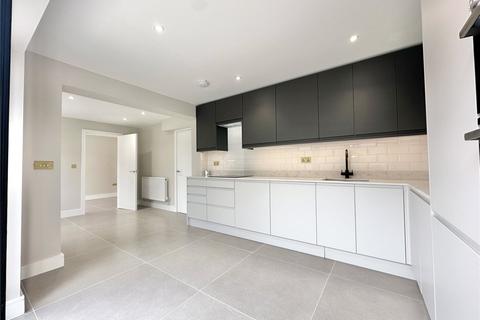 5 bedroom semi-detached house to rent, Wych Elms, Park Street, St. Albans, Hertfordshire, AL2