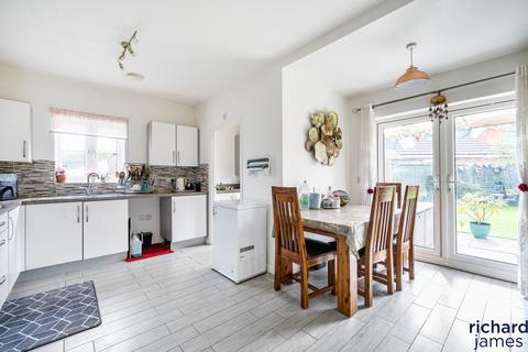 4 bedroom detached house for sale, Richardson Road, Swindon, Wiltshire, SN25