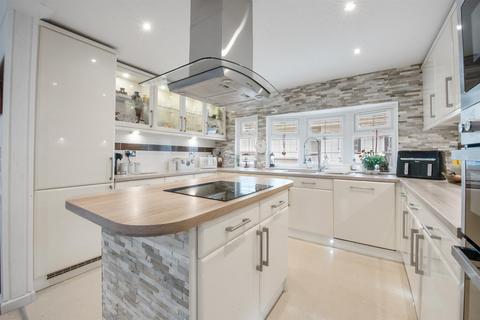 2 bedroom park home for sale, Meadow View, Pilgrims Retreat, Harrietsham