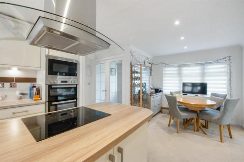 2 bedroom park home for sale, Meadow View, Pilgrims Retreat, Harrietsham