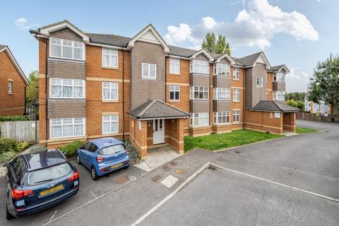 undefined, Chamberlain Gardens,  Hounslow,  TW3