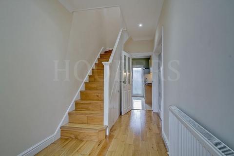 3 bedroom terraced house for sale, Avondale Avenue, London, NW2