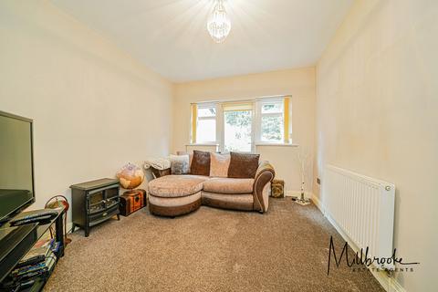 3 bedroom semi-detached house to rent, Castleway, Salford, M6