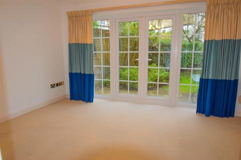 undefined, Bishopfields Drive