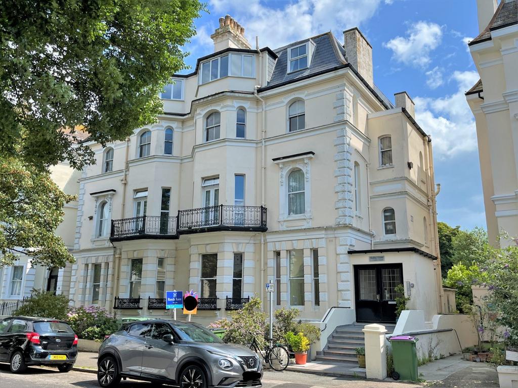 Dudley Court