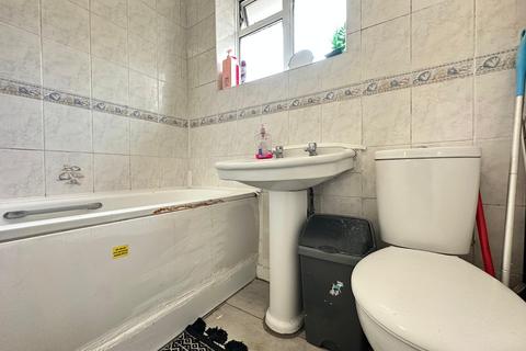 undefined, Lichfield Road, Hounslow TW4