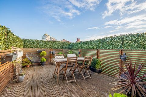 2 bedroom duplex to rent, Hemberton Road, London, SW9