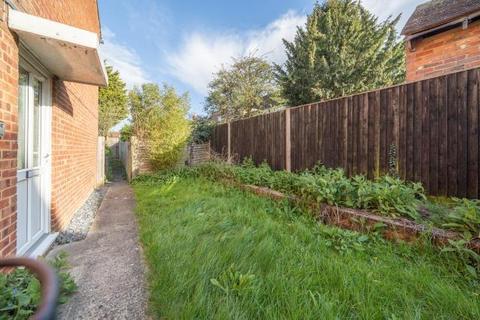 22 Hazelrig Drive, Thame, OX9 3XL