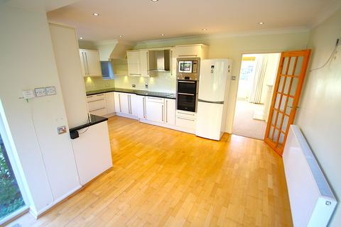 8 Princes Way, Buckhurst Hill, IG9 5DU