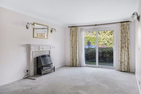 undefined, Retirement Flat - Trinity Court, Marlow