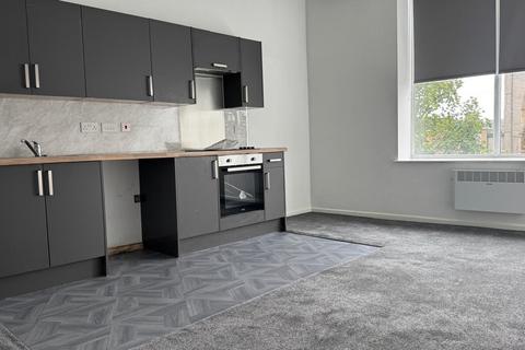 Studio to rent, Daisy Hill, Dewsbury